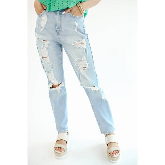 NEW CELLO the amelia distressed mom jean in light wash - Picture 1 of 6